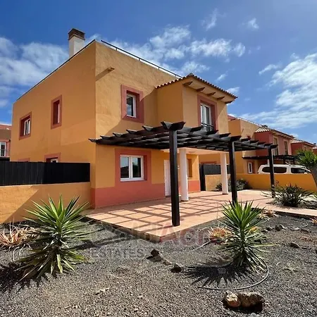 Luxury With Heated Pool In