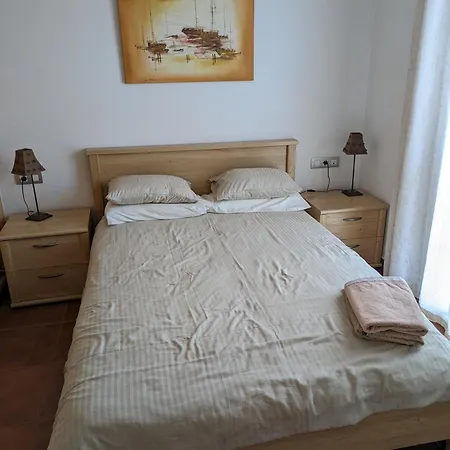 Vila Luxury With Heated Pool In