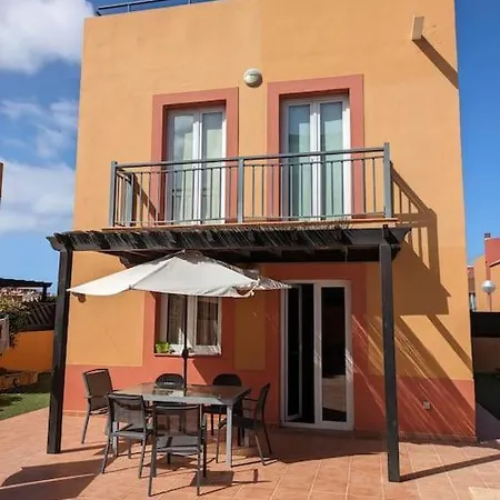 Luxury With Heated Pool In فيلة *