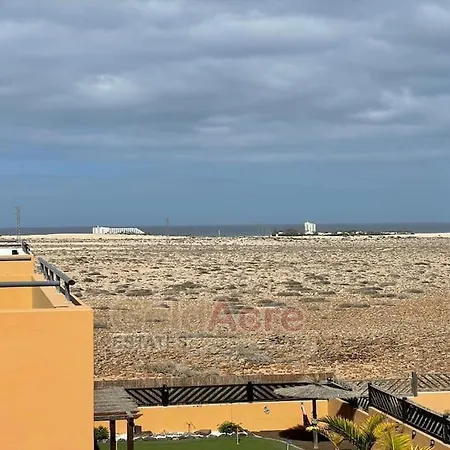 Luxury With Heated Pool In فيلة