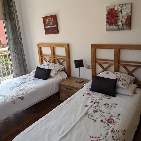 Luxury With Heated Pool In كوراليهو