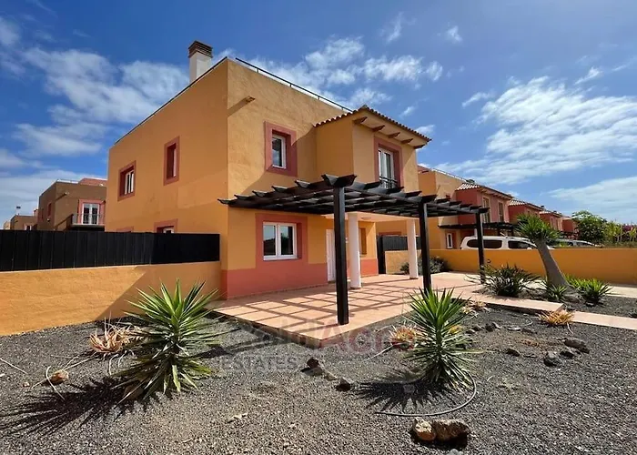 Luxury With Heated Pool In