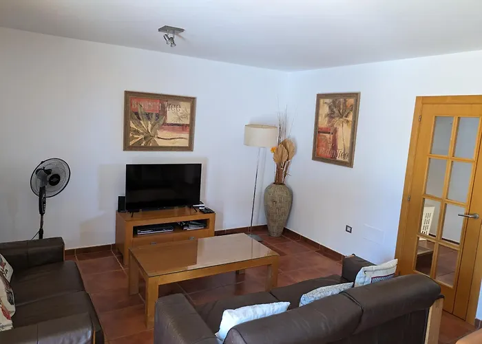 Luxury With Heated Pool In Villa Corralejo